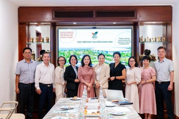 HỌC VIỆN ĐÀO TẠO MẾN KHÁCH IBH LÀM VIỆC VỚI TRƯỜNG ĐẠI HỌC NGOẠI NGỮ – ĐẠI HỌC ĐÀ NẴNG VỀ VIỆC HỢP TÁC TRONG CÁC CHƯƠNG TRÌNH ĐÀO TẠO THỜI GIAN TỚI